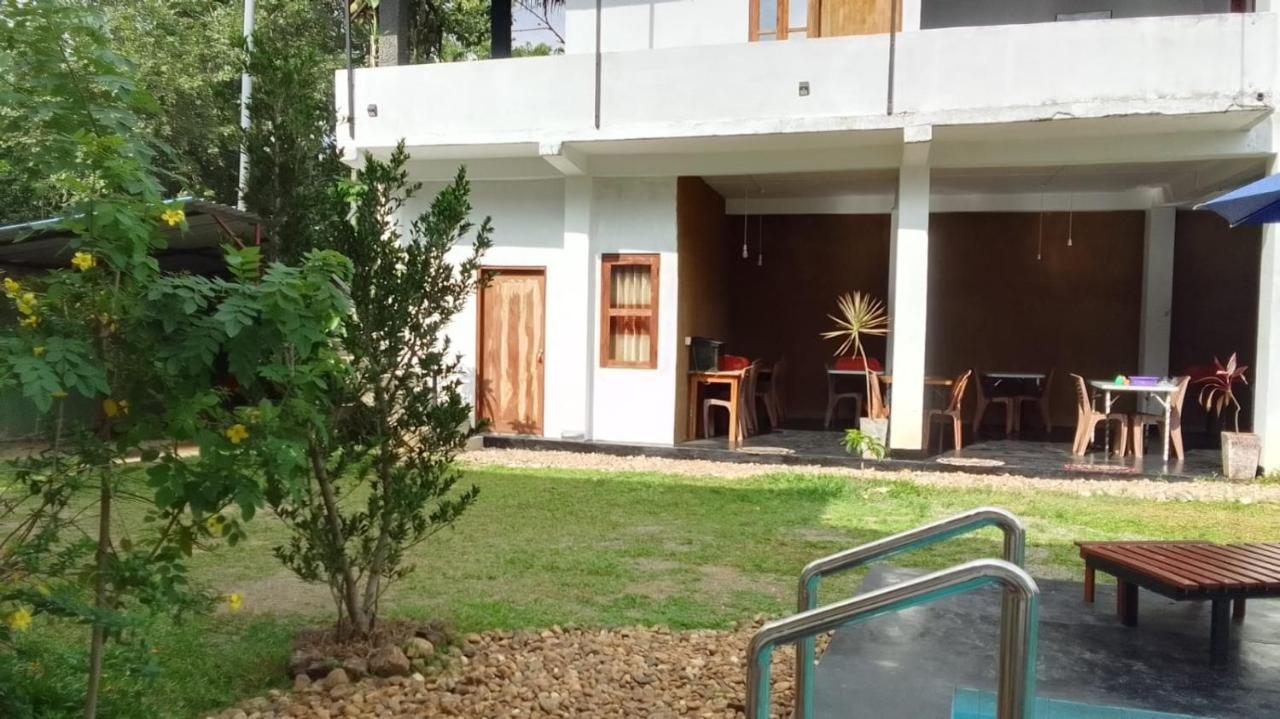 River Side & Swimming Pool Udawalawe Exterior foto